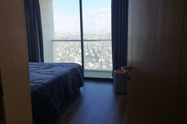 Room 2 of 3