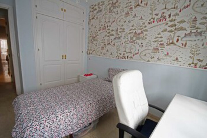 Room 11 of 13