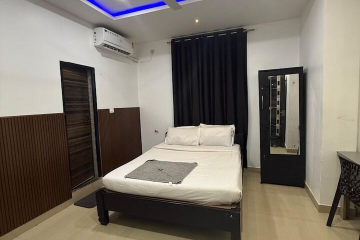 Room 19 of 25