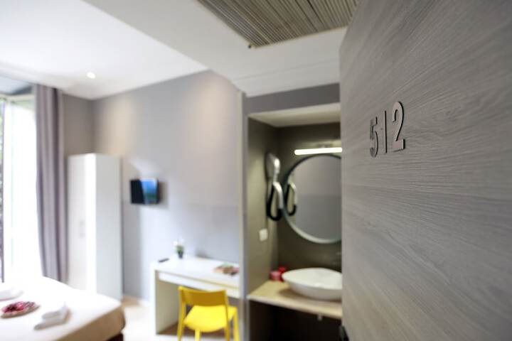 Room 5 of 19