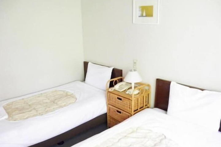 Room 8 of 47