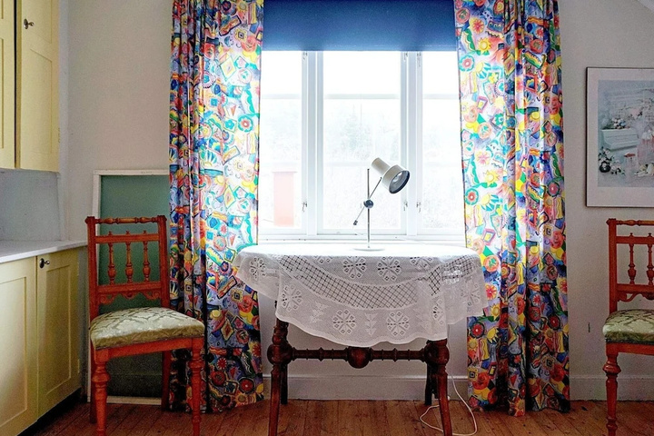 Room 2 of 17
