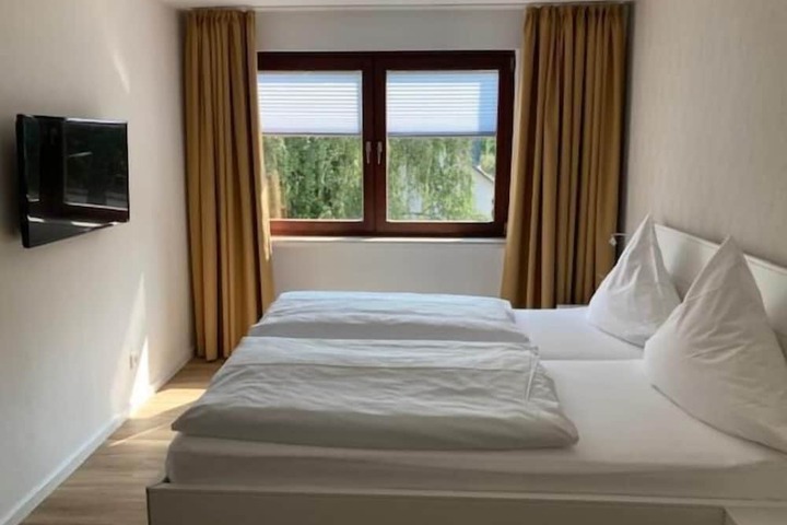 Room 9 of 63