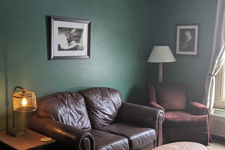 Room 11 of 16