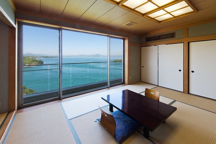 Room 8 of 25
