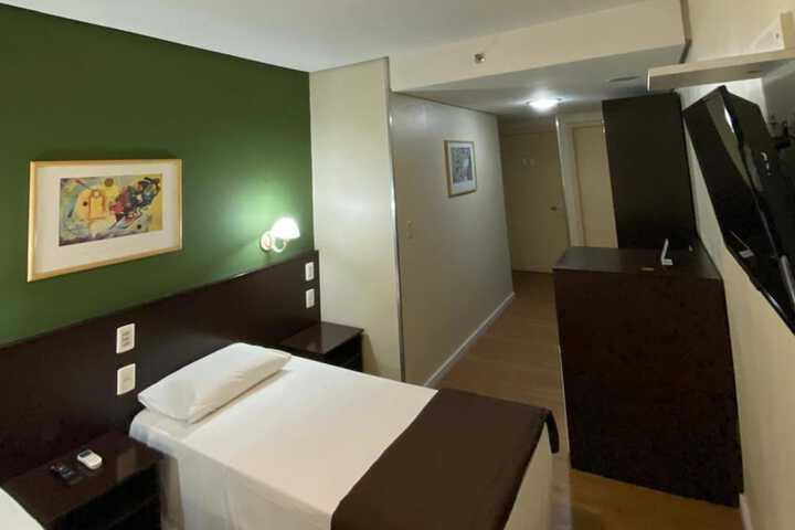 Room 66 of 120