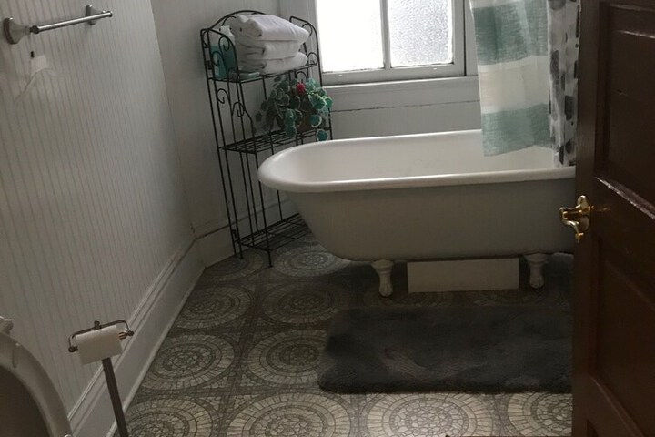 Room 10 of 13