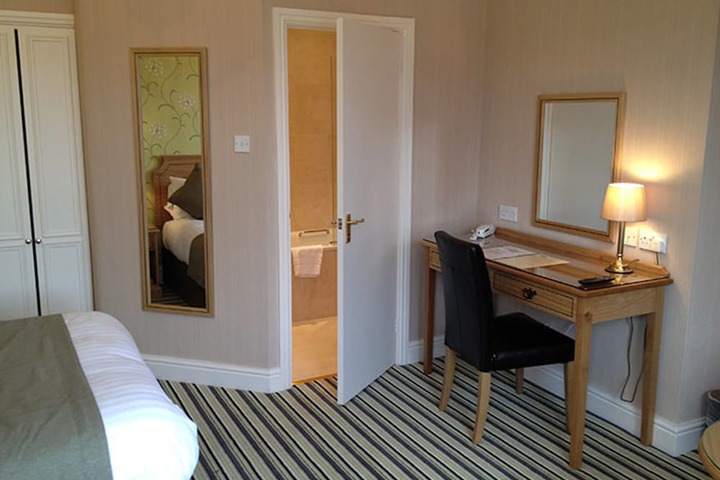 Room 38 of 82
