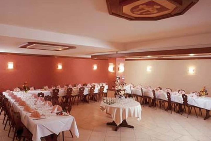 Ballroom/Hall 7 of 12