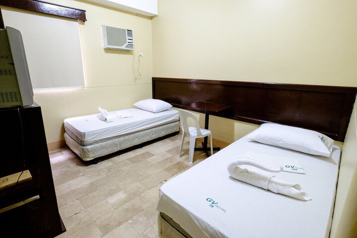 Room 8 of 22
