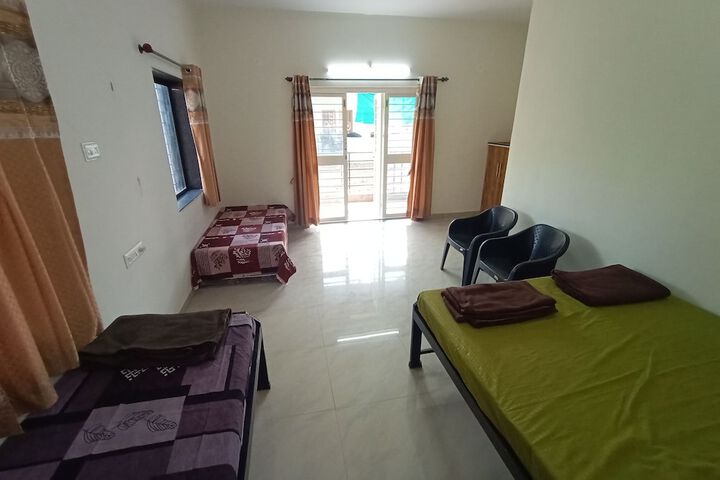 Room 4 of 15