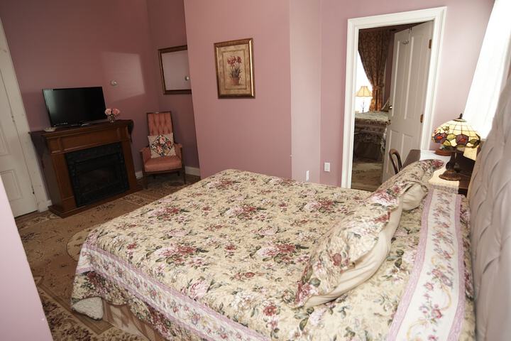 Room 4 of 78
