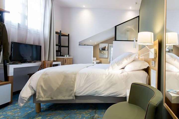 Room 15 of 39