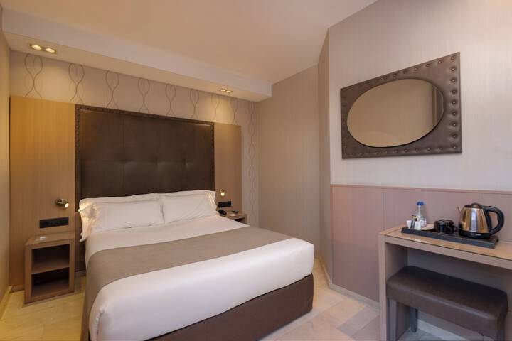 Room 5 of 135