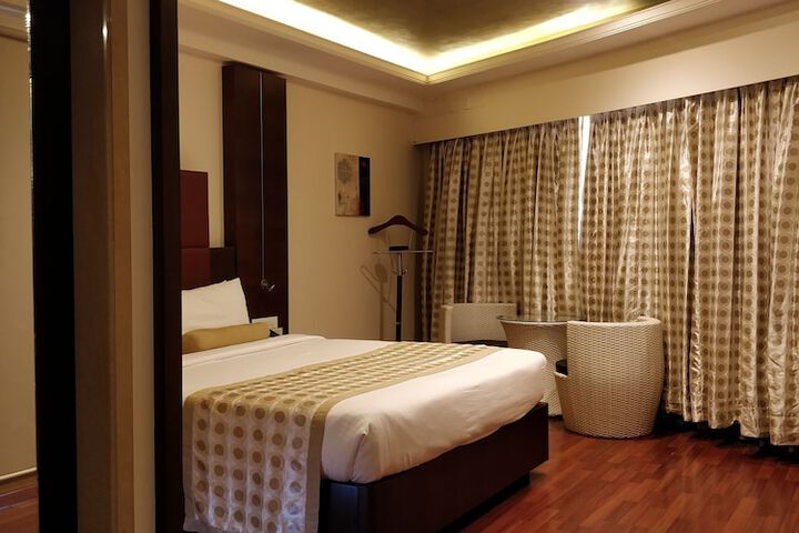 Room 7 of 35