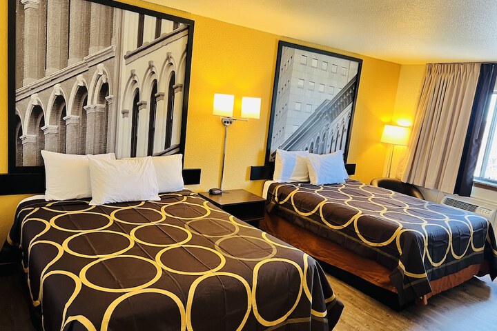 1 Queen Bed (6 of 51)