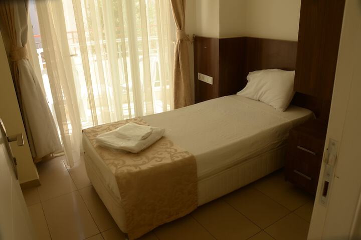 Room 6 of 22