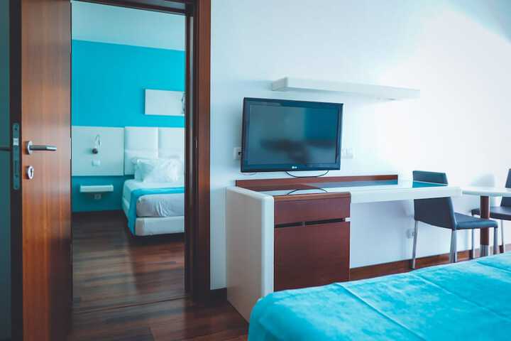 Room 8 of 91