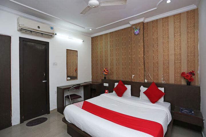 Room 11 of 26