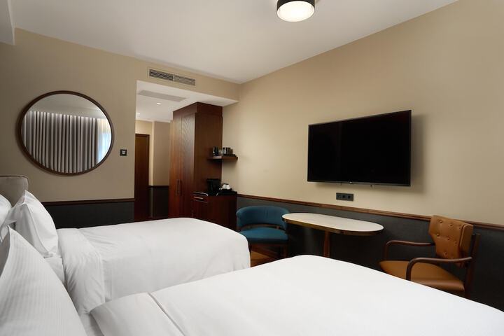 Room 55 of 132