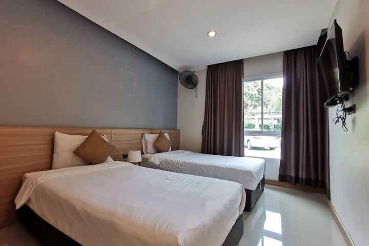 Room 4 of 24