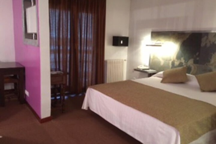 Room 19 of 35