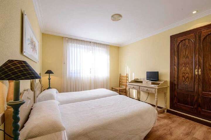 Room 5 of 34