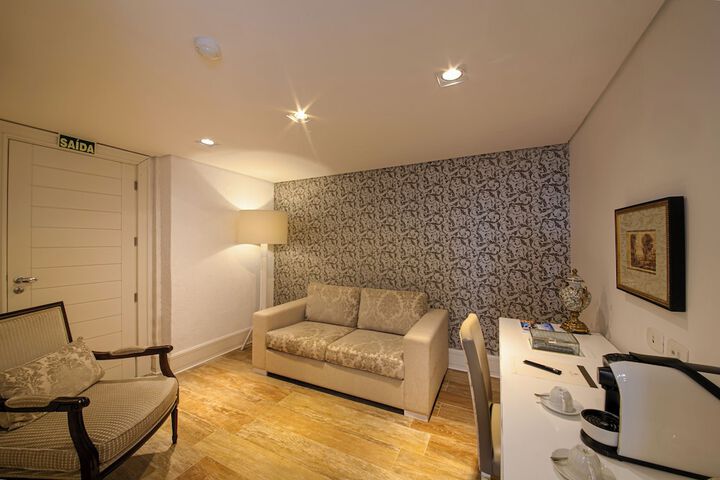 Room 50 of 217