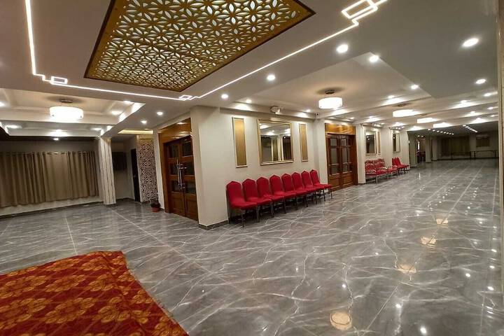 Banquet hall