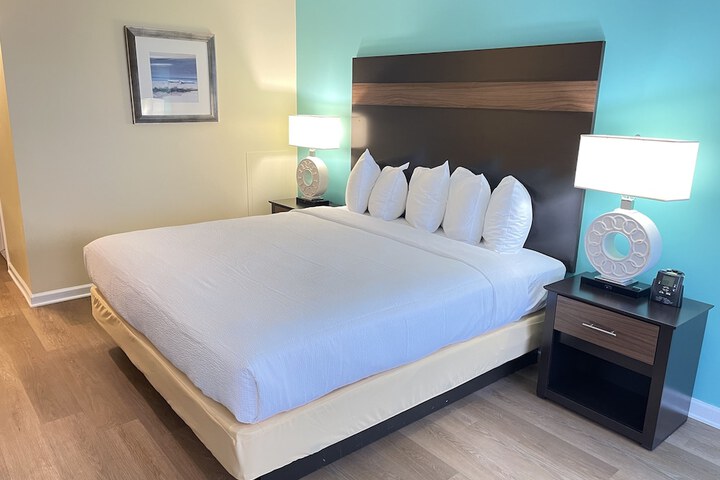 Room 6 of 27