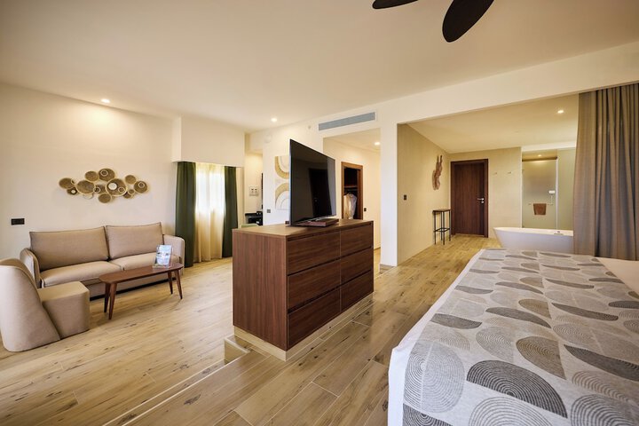 Room 45 of 172