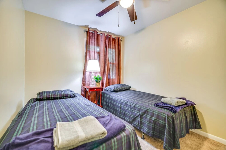 Room 4 of 20