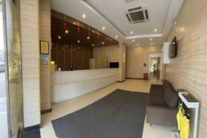 Laixi Hotel (Pujiang Town ENT Hospital Branch)