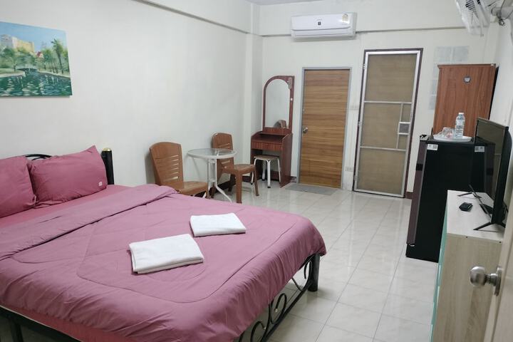 Room 26 of 46