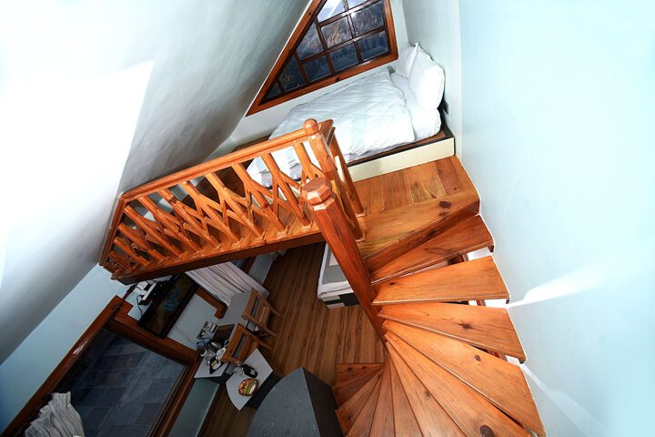 Room 13 of 83