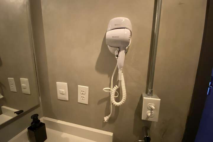 Room 80 of 94