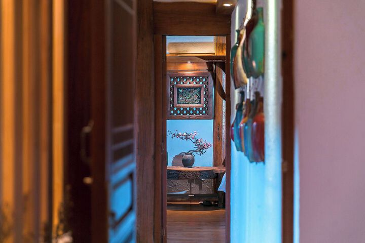 Room 48 of 242