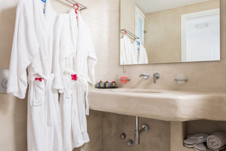 Clean Restrooms