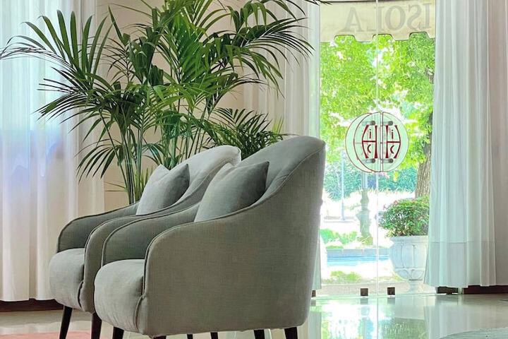 Guest Lobby