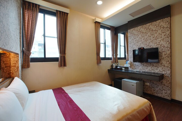 Room 14 of 66