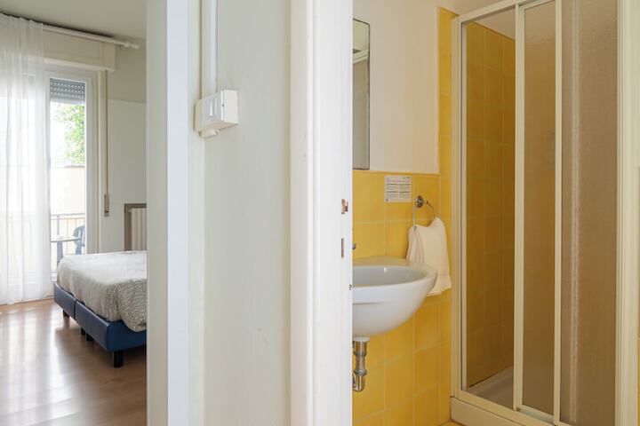 Room 177 of 241