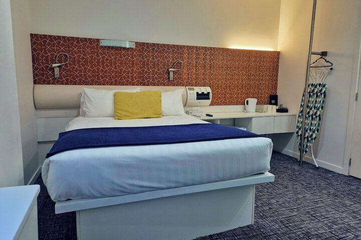 Room 12 of 92