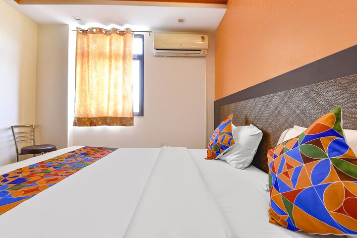 Room 21 of 28