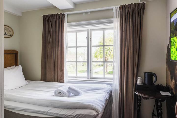 Room 44 of 89