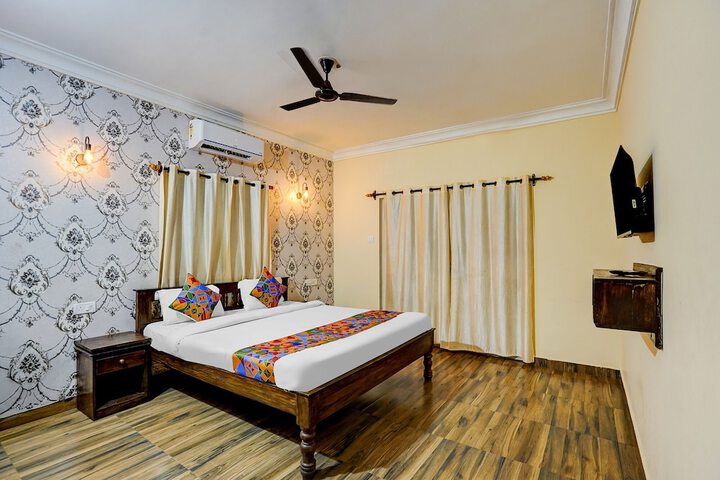 Room 7 of 28