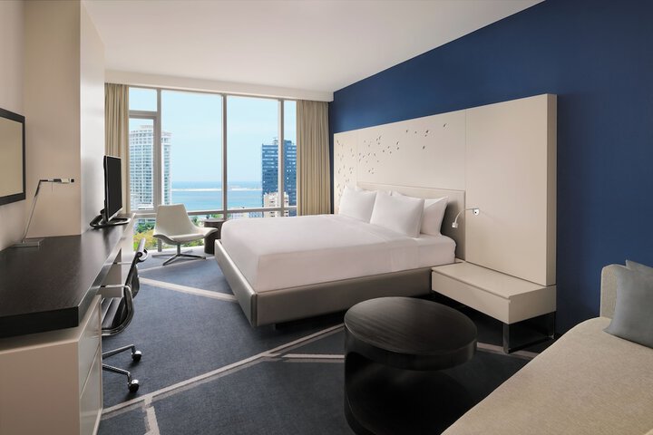 Room 44 of 143