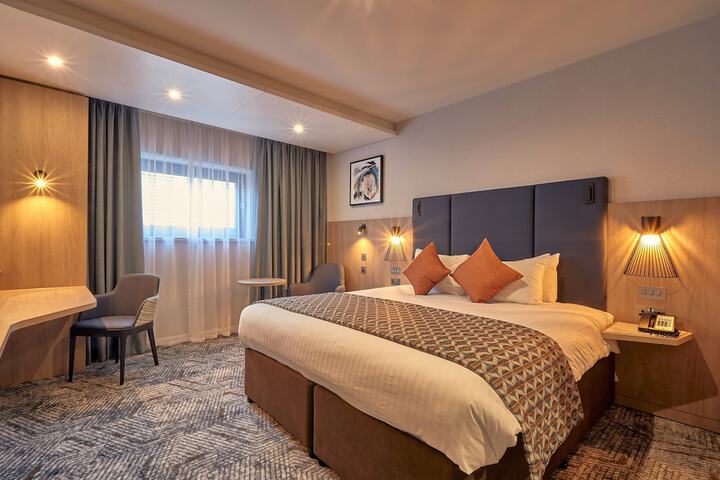 Room 5 of 78