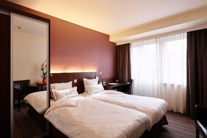 Room 3 of 31