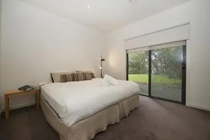 Room 3 of 10