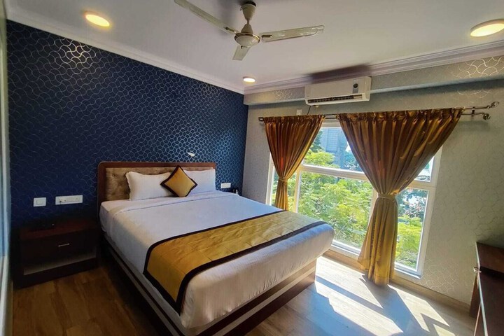 Room 4 of 32